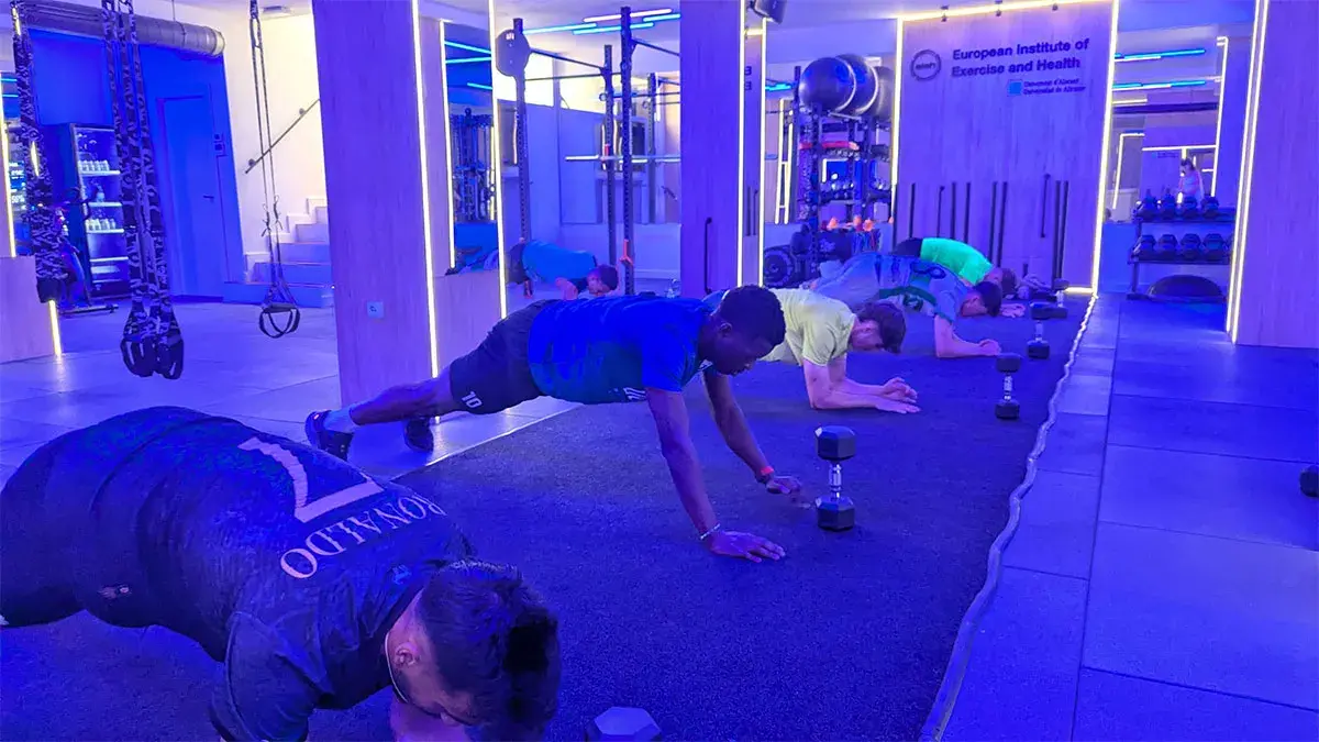 Entrenador personal fitness en Elche Sesiones de entrenamiento dirigidas por entrenador personal especializado en fitness